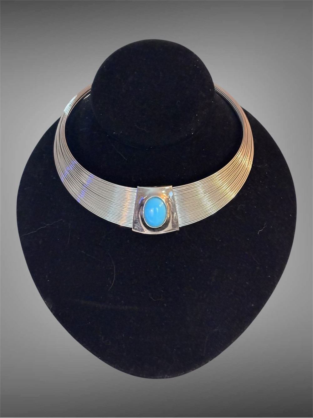 🌼Layered Silver Tone Choker with Turquoise Cabochon Pendant